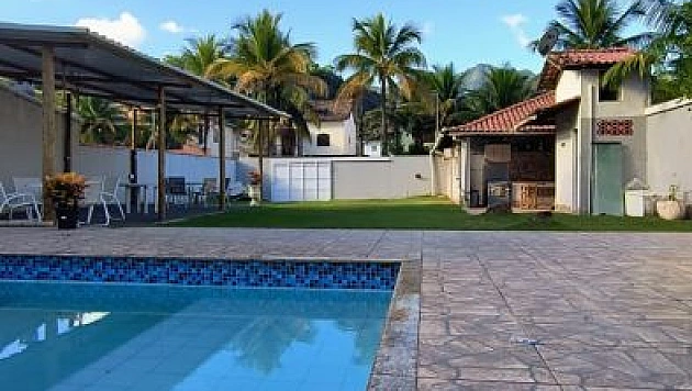 Casa em Condom�nio