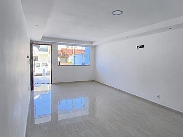Casa Triplex - Aluguel - Garatucaia - Angra dos Reis - RJ
